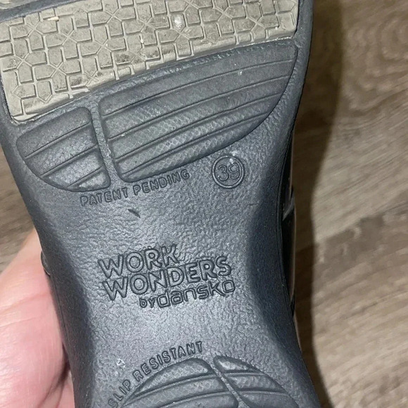 Work Wonders by Dansko Black and Patterned Clogs Size 39 (8 1/2-9) - Picture 11 of 11